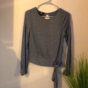 NWOT IZ Byer Gray Top with Knot
